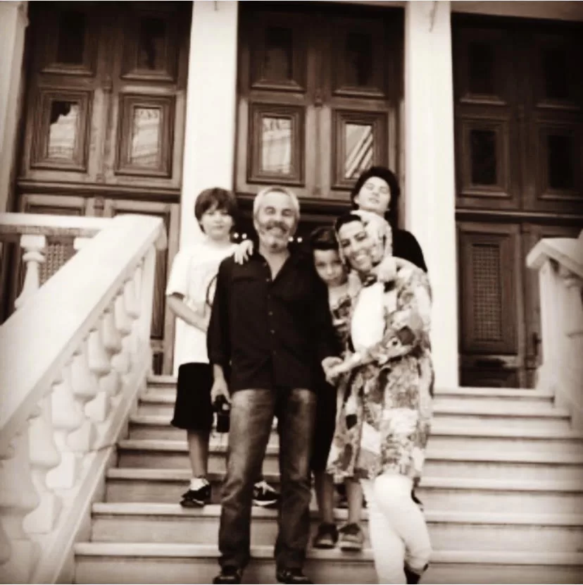 Nihal Olçok ve Erol Olçok aile fotoğrafı